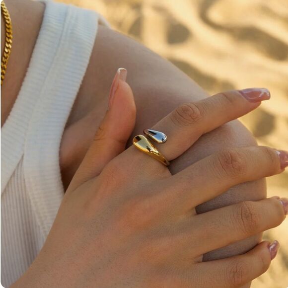 Samantha 18K Gold-Plated Adjustable Ring Retail $58.00 - Picture 3 of 9